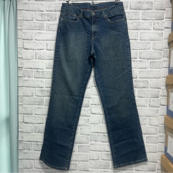 Tommy Hilfiger Classic Mid Rise Bootcut Mid Rise Jeans NWT 8 - Picture 1 of 9